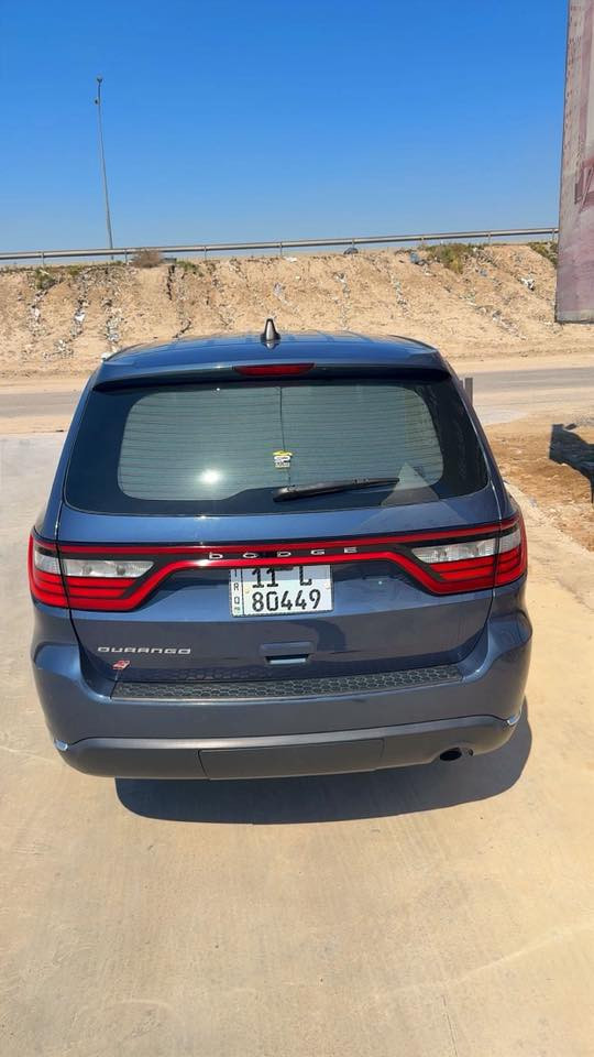 السلام عليكم 
من رخصة الأدمن المحترم 
للبيع دوج دورنكو موديل 2020 رقم بغداد بسمي 
محرك 6 سلندر (3600)
السيارة حادثهه  موضح بالصور المرفقة بدون تبديل حادث سطحي بالجانب الأيمن بجم السيارة مكفول 
ايرباك بردة فقط 
السعر النهائي (22500$)
مكان السيارة حلة 
موبايل (***********)
وشكراً
