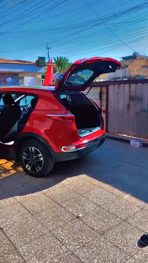 سلام عليكم 
كيا سبورتج للبيع 
موديل 2017
خليجيه 
مكينه دووش 2000
سياره جديده وحلوه 
رقم شمالي بسمي
سياره مكفوله حتى دعاميات فقط بيها باب الايمن الامامي مصبوغ اثر شخووط
كير مكينه مكفولات  واني قبل فتره مسويلها سيرفس كامل 
سياره شاشه كبيره 
لايت زنون عالي ناصي 
حساس امامي خلفي
نضام ايكو تقليل بانزين 
يعني سياره نص مواصفات 
مكان سياره بغداد الحسينيه 

السعر 175
رقم هاتف /***********
