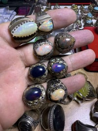 حجر أوبال • راحة نفسية • ألوان جذابة