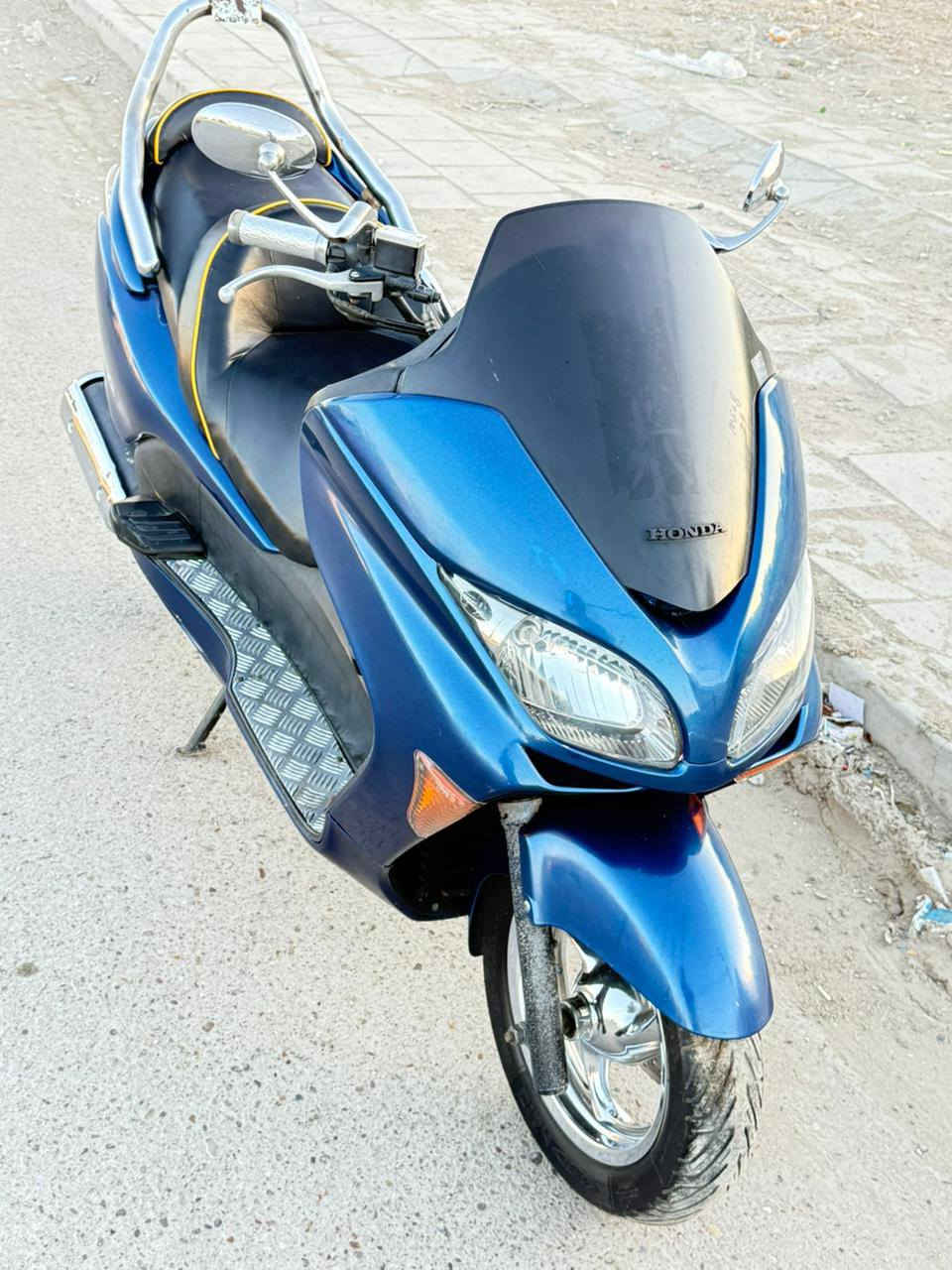 سلام عليكم فورزه 0-8كفاله عامه برغي مامفتوح بيهه كلهه بلاد بيهه تايرات مشلن ويل نيكل أصلي 7كيركلهه شغاله أي فيتر جيبه السعر 1400وبيهه مجال قليل كلش مكاني بغداد الكراده قرب تقاطع الورزدي ***********
