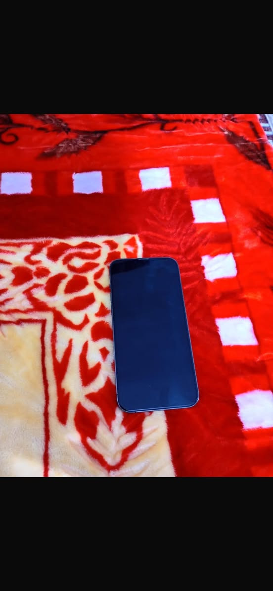 آيفون للبيع 13 برو ماكس نضيف كلش وبطاريه 94 معاليه فقط اي خلل مالي زلف ما بي جديد وجهاز نضيف بس محتاج جاي أبيعه السعر 600 العنوان بغداد ***********
