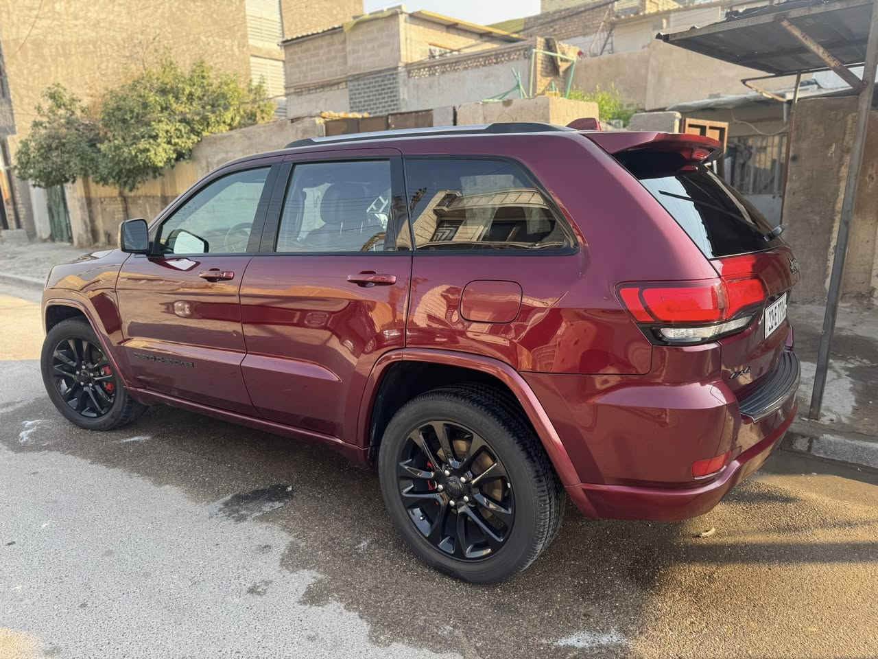 سلام عليكم جيب 6سلندر  موديل 20لون كرزي بجم كبس حادث خلفي شي بسيط سيارة نظيفة جاهزة من كلشي مابيها نقص  سيارة فتحة كشن امامي تدفئة ستيرن تدفئة ب اسمي مكاني بغداد حي العامل هذا رقمي***********
