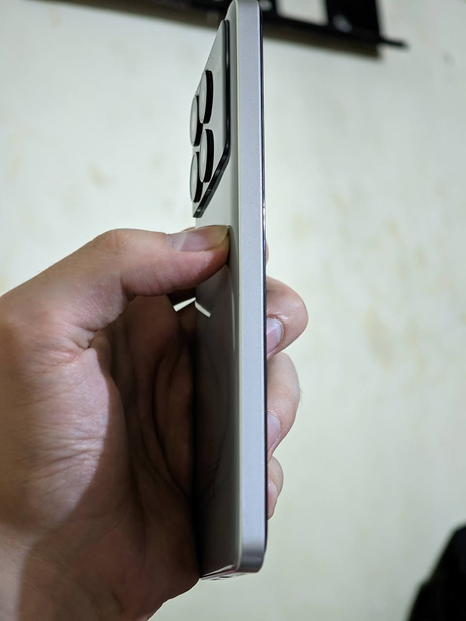 poco x6 pro للبيع
نظافة 100% اي خدش ماكو
عالمي دبل سيم كارت
معالج dimensity 8300 ultra خارق للألعاب
pubg 120 فريم
شاشة 2k
وتصويره بالنسبة لسعره فول
ذاكرة 512 رام 12 غيغا وممكن توسيع ل 20
غيغا
الملحقات كفرين + الشاحن الأصلي wat 67
أندرويد 14
كاميرات 64 أساسية 16 أمامية
تواجد /ميسان/العمارة/بعواشة لا يوجد توصيل
فحص شامل عند اي محل تريده


**إذا كنت صاحب هذا الإعلان وتريد حذفه لأي سبب، رجاءا أرسل رسالة إلى الدعم الفني**