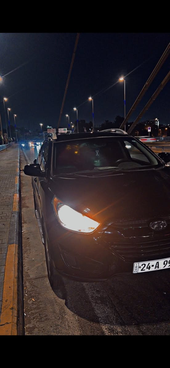 السلام عليكم توسان ٢٠١١ سياره جاهزه احلى من الصور متعوب عليها هواي داخل وخارج سياره مال جناي وسفر كامره شاشه نشره داخليه بلوتوث سستم كامل عليها ادامه نوزلات بلكات جويتر غرف احتراق فيت بم حساسات كله جديد مكينه ٢٠٠٠ دوش خير من الله بيها ملاحضات صبغ السياره باسمي مكان السياره بغداد الكريعات بيع او مراوس حسب القناعه السعر 128 وبيه مجال بسيط 
للاستفسار ***********
