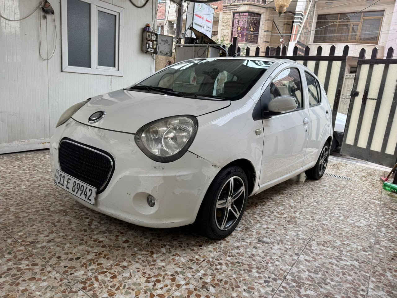 السلام عليكم عندي باندا موديل 2013
ماشية 70
كير اوتماتيك ومحرك 4سلندر 
تبريدها وكف ماعرف شنو بي 
تخم تاير وصدر نضيف وسنترك وشاشة وكامرة
سياره بيها جاملغ خلفي وباب بدون دواخل 
رايدها 48وبيها مجال بسيط 
الاستفسار *********** بغداد, العراق
