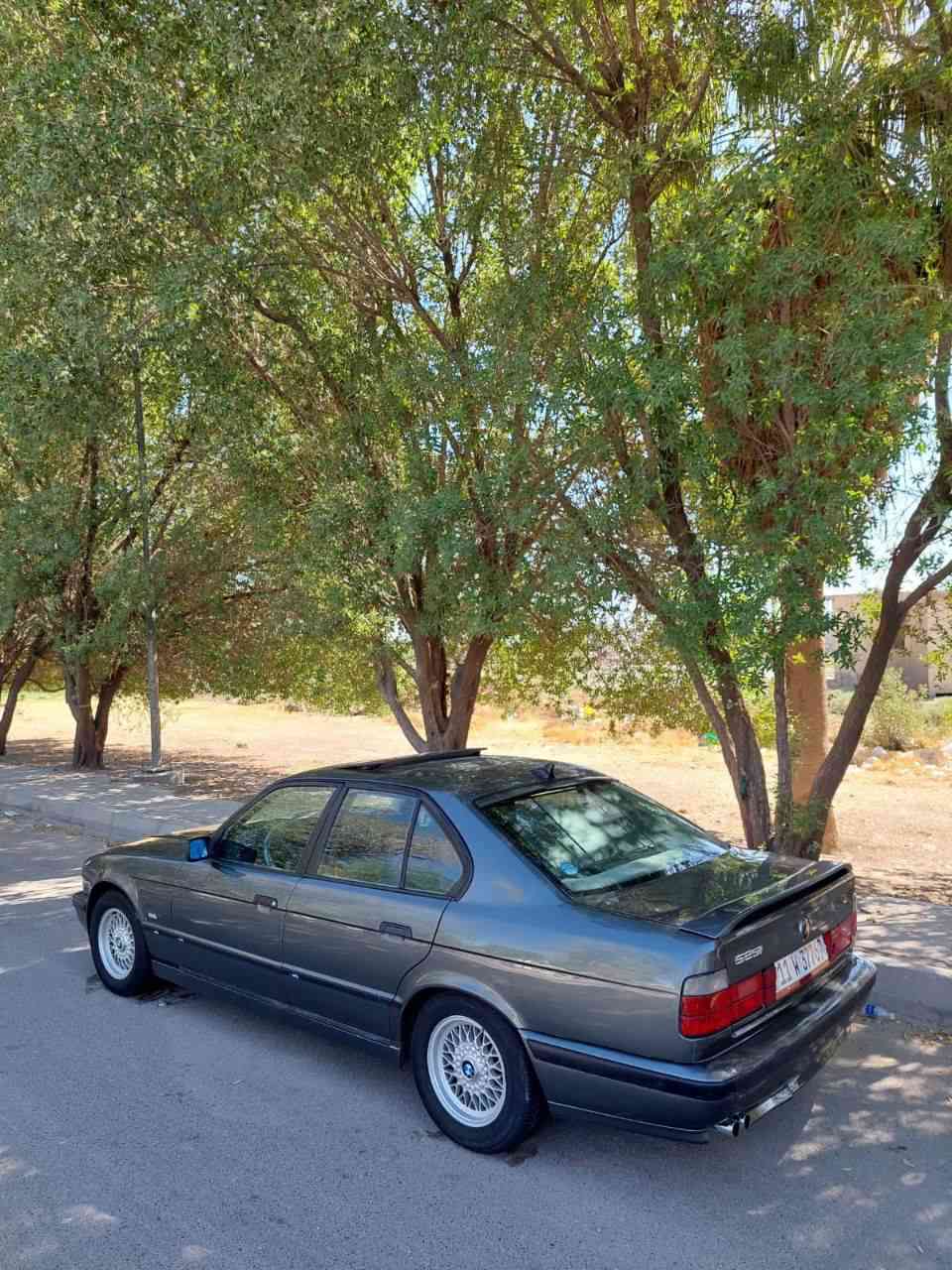 سلام عليكم بي ام 525مسكر فانوص رقم بغداد انكليزي سياره كل نقص ما بيهه مكينه وكير  مكفول صدرهه جديد تخم تاير جديد سلايت شغال تبريد شغال موديل 94 دبل ايرباك دعاميات Mدوس M السعر 75وبيهه مجال للاستفسار***********مكان السياره بغداد الكاظمية مكلف بل نشر
