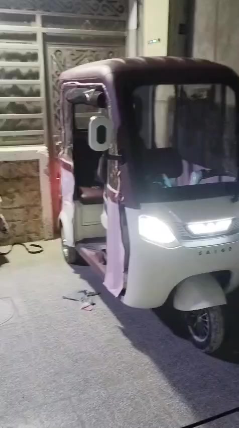 سلام عليكم تكتك شحن للبيع موديل 2026 جديدة 5 بطاريات تمشيك 80كيلو للشحنة الوحدة السعر 1800وبيهة بجال م *********** موجود واتساب
