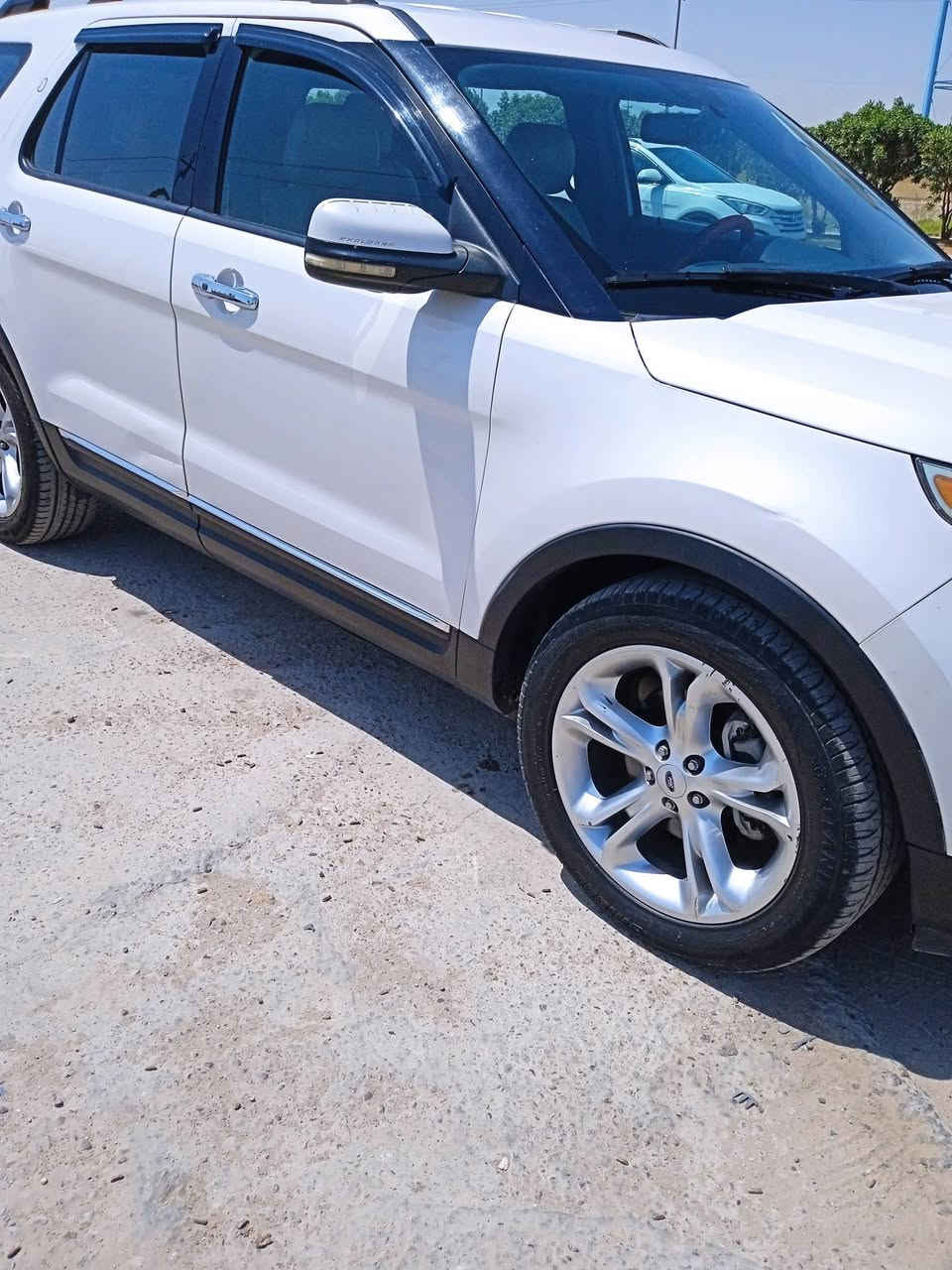 السلام عليكم ..فورد اكسبلور موديل 2013 رقم اربيل لمتدد بدون فتحه جاهزه من كلشي محرك وگير وتبريد وحجر بيئه مكفوله من الضربه والصبغ فقط دعاميه ماشيه 142ميل ..مكاني بابل ..السعر 140 وبي مجال أو مراوس بأقل  ..***********
