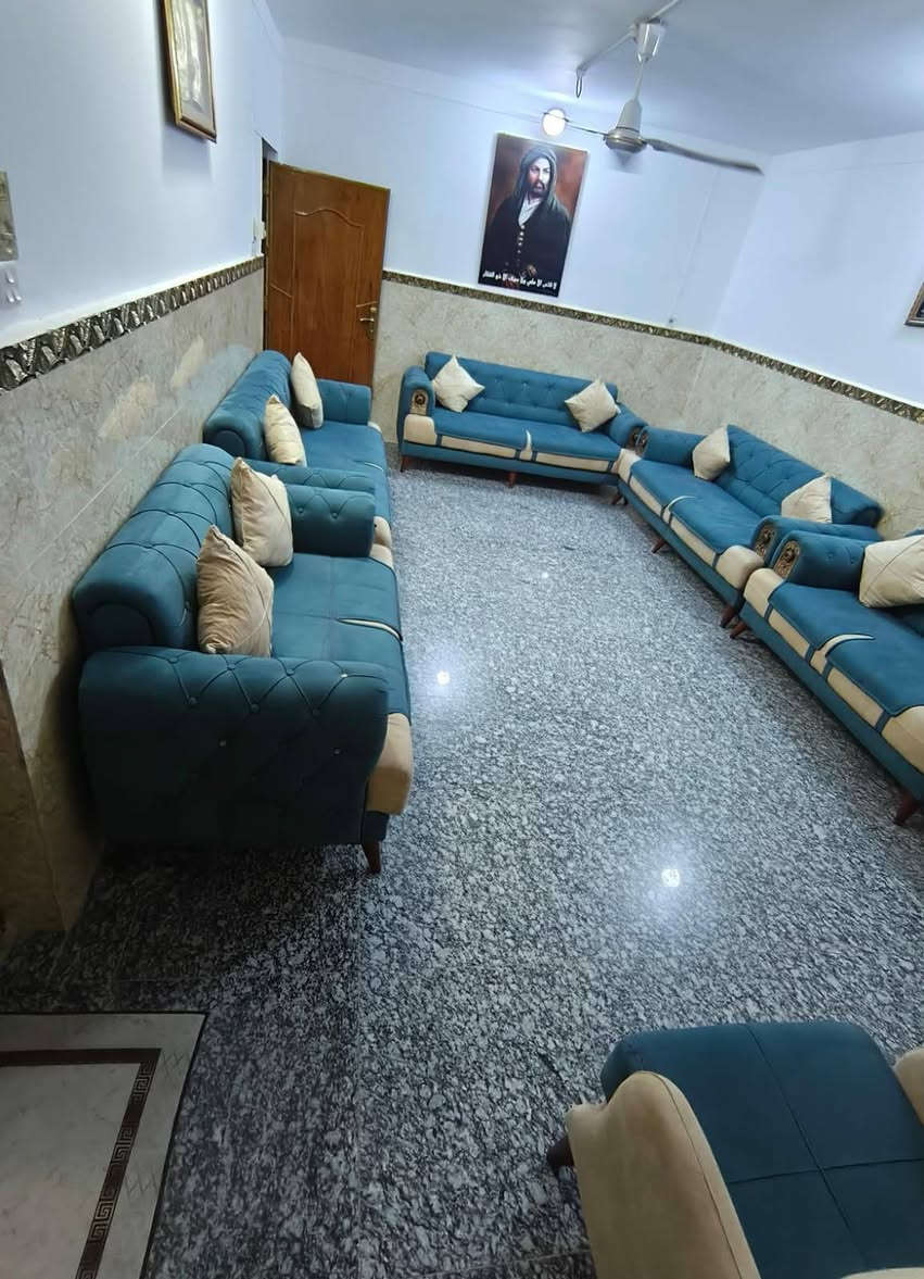 بيت لبيع نضيف حيل سكف صب بناء طابوك جمهوري مساحه 300 يتكون من مطبخ ستقبال صاله 3 غرف نوم مع حديقه مساحه 100 متر خلف لبيت يكون طال علئ شارعين من خلف موقع بيت كاع تومان امام بناكل سعر مطلوب 70 بي مجال ***********
