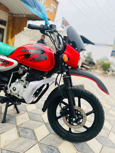 سلام عليكم
دراجه 2023 بوكسر 
مرقم بغداد نكليزي 
دراجه جديده معنئ الكلمه ماشيه 3000 ألف 
شركه مال جناي كامله من كلشي أي نقص مبيها شراي اتصل وبيك خير ودلل ***********
