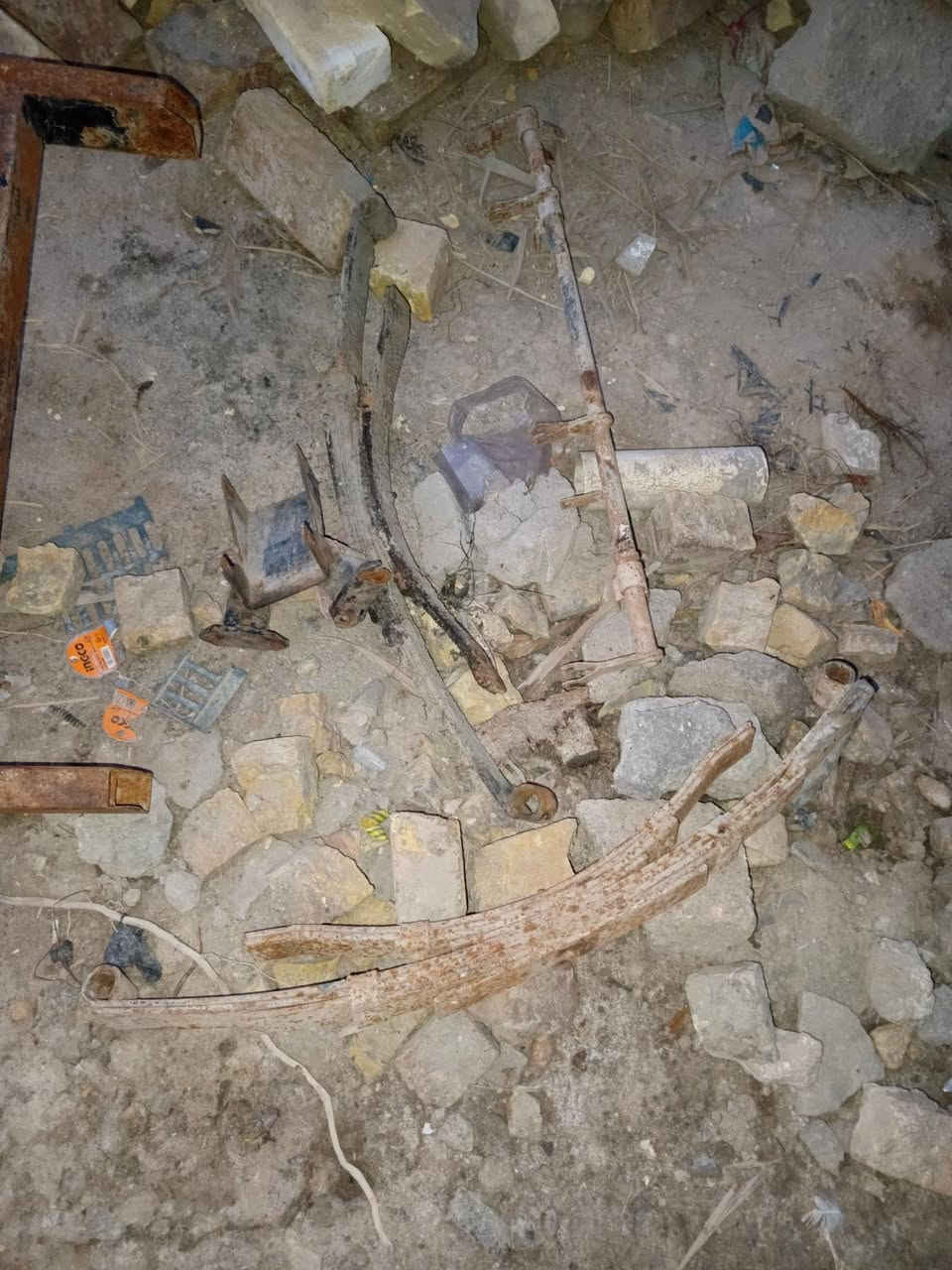 سلام عليكم شاصي ستوته امتي ار للبيع سعرا 125 وبي مجال مكاني قضاء المدينه ملحقاته  مع الوراك وشيال مكينه ودواسة البريك رقم ***********
