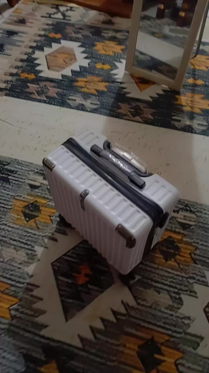 جنطه حلوه مرتبه مال نفر واحد شبابيه 
25 الف


**إذا كنت صاحب هذا الإعلان وتريد حذفه لأي سبب، رجاءا أرسل رسالة إلى الدعم الفني**