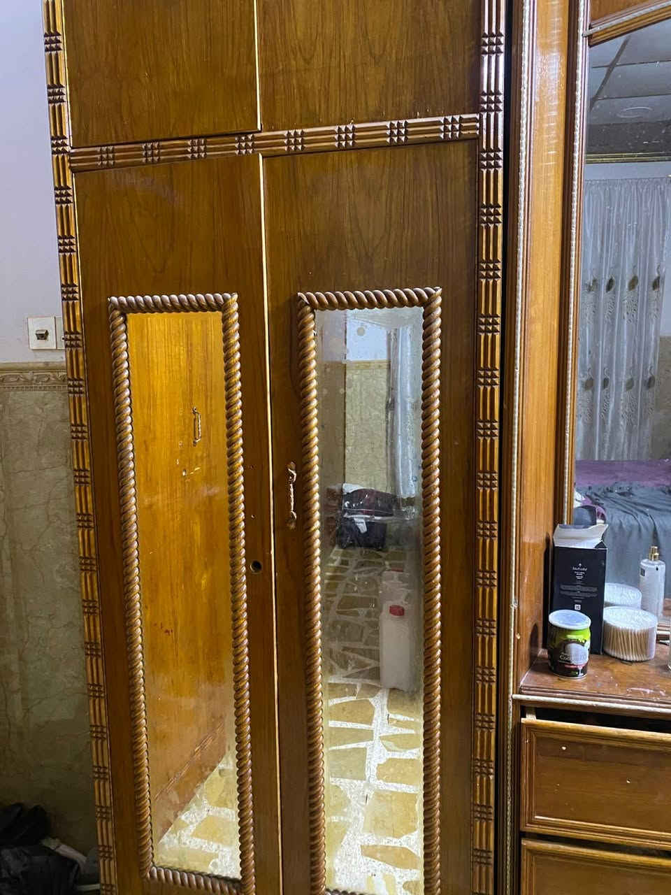 غرفه جبيره وثقيله ضخمه الاتصال ع رقم تلفون ***********
