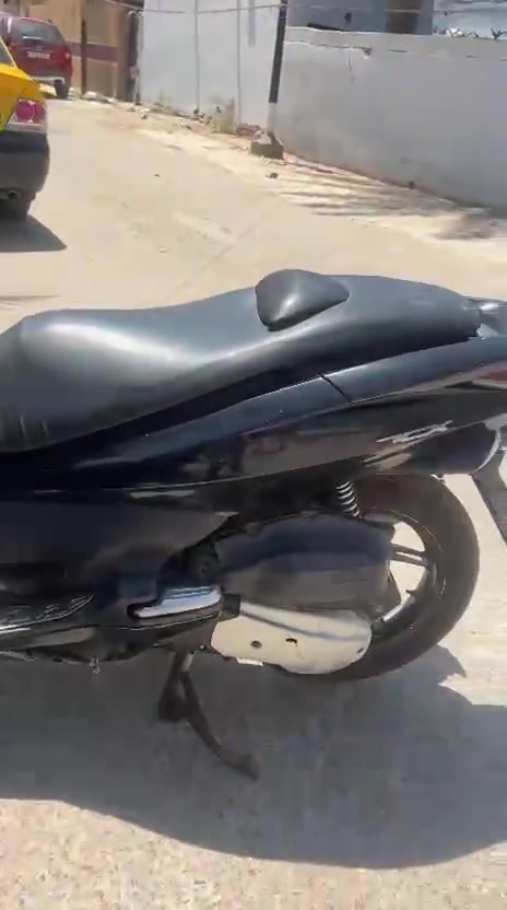 دراجه للبيع نضيفه بس تريد ترتيب أبيع كوم حديد كلها شغاله دراجه ناعمه بعقوبة فلكه الامين السعر 900تفاصيل***********
