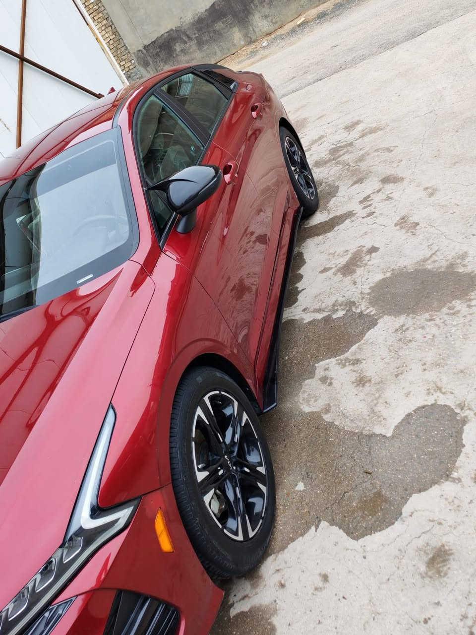 سلام عليكم 
كي فايف 22جي تي لاين ورد امريكي حادثه جملق خلف سايق مصبوغ والباب كلير ملون وبيه بارد بقبق جنطه بدون دواخل الغد وشواصي مكفولات مكينه 1.600تيربو  رقم بغداد بسمي ثاني يوم مداور رقم وهزه وسنويه جدد السعر 175وبيه مجال قليل او مروس بسوناته 33او، 22 المكان بابل 
الموصفات
بصمه 
كشنات كهرباي 
كشنات جلد 
مانع نزلاق 
هند بريك كهرباي 
توقف ذاتي 
كمره خلفيه
بصمه صندوك 
بصمه ابواب 
عالي ناصي +كشاف زنزن
تسجيل صوت رقم *********** واتساب
