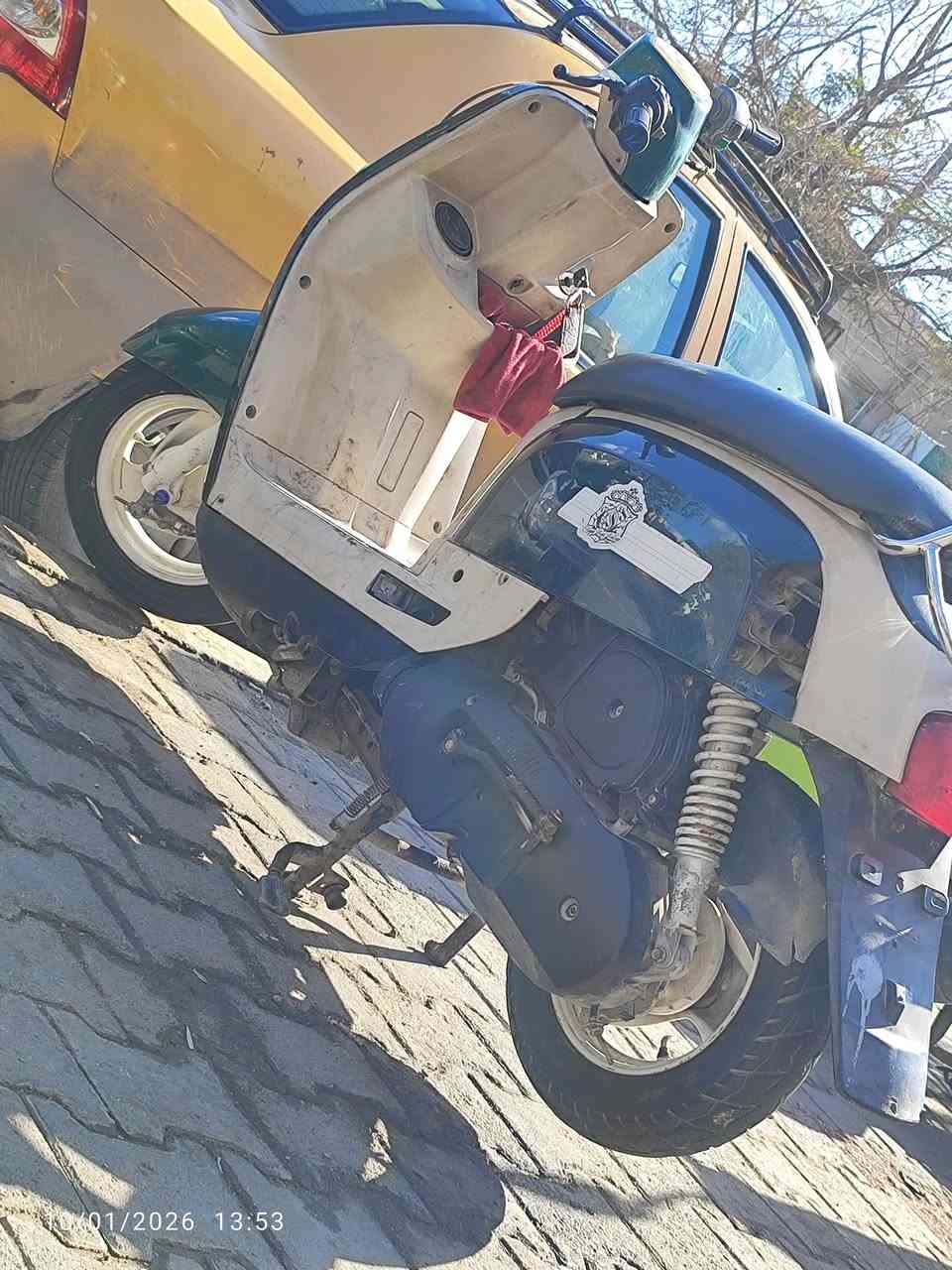 دراجه بوليسي لونها زيتونه 
دراجه متوازعه لبيعتها لان مطلوب فلوس
كفراتك كلها بلاديه 
ماكينتها 49 بلاديه ما مفتوحه لا بيها تنقيص ولا تبخير سعرها 450 وبيها مجال عنواني شارع التعاون مطعم النافوره سيف سعد كربلاء رقم الهاتف الاستفسار اكثر واتساب ***********
