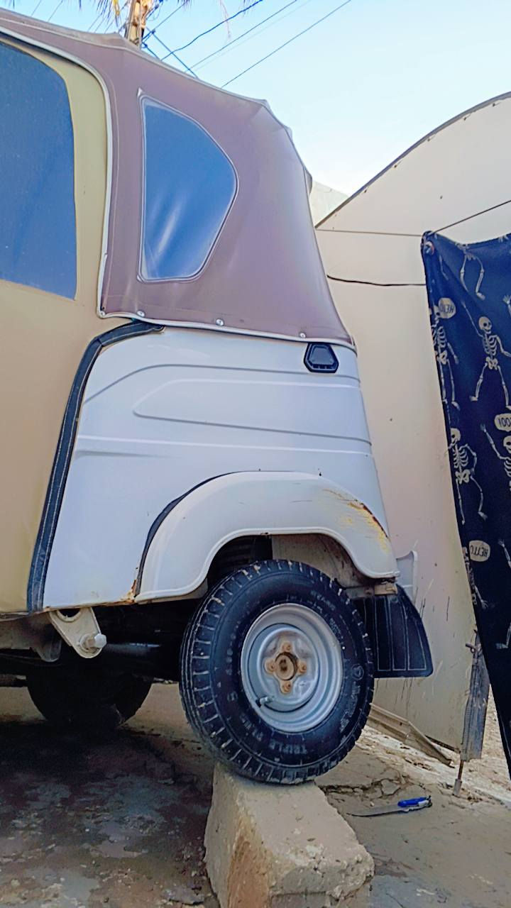 سلام عليكم
تكتك 22 لون ابيض سنويه انكليزي ورقم عربي محرك ما مفتوح اكسل نضيف بيهه نواقص بسيطه وبيهه بارد بلقد الايمن صفاحهه حلوهه ونضيفهه
سعر 8 و 100 وبيهه مجال للشراي 
رقم بي بس واتساب ‏‪***********‬‏ 
ورقم الثاني‏‪***********‬‏
