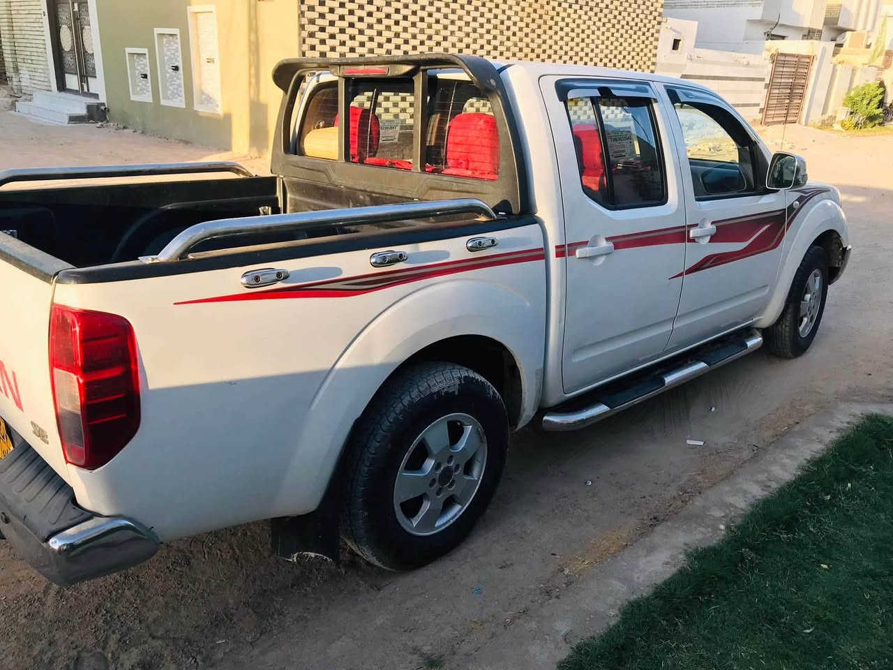 نيسان نيفاره ٢٠١٢ دهوك محرك بلادي 
كير اوتو 
كهرباءيات شغاله  
الحداديه الامامي ‎50‎%‎
الخلفي جديده 
بيها باردات مع مكان ماشر بل صوره
السعر 105 وبيها مجال مستعجل ع بيعتها 
***********
