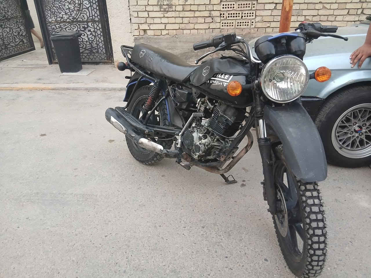 بوكسر 18 مجفته قبل ٨أشهر لانظوح ولا تنقيس دهن كفاله بيها اوراق مكاني بغداد مدينه الصدر سعرها 550 وبيها مجال متواجد فيس ورقمي ***********
