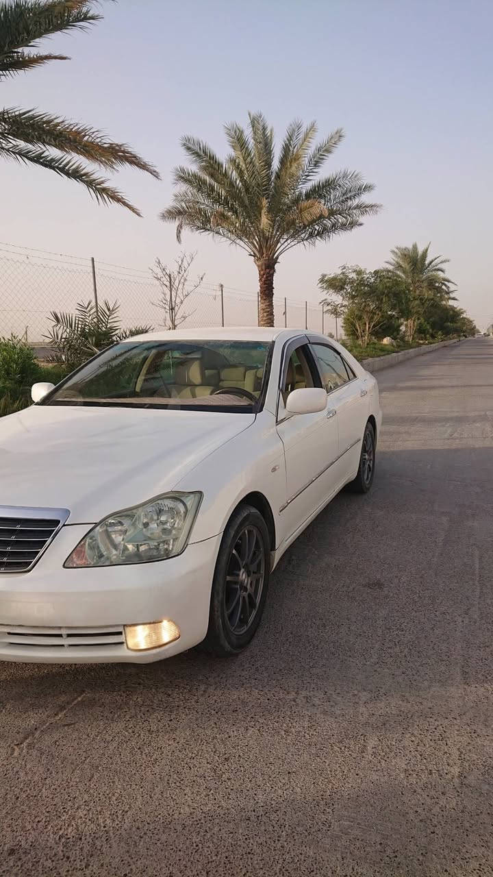 تيوتا كراون  [شاهينه] ادوات كلك
رويل صالون 
سعة المحرك: 3600  v6
ويل رياضي (CJAIRE) 
لايت AFS 
عدسات متحركة 
بردة خلفية
5 بصمات
 نقص دبلات خلفيه 
كشنات كهربائية
تحكم دركسون جهتين

السيارة (( بدون ارقام )) السعر ( 38 ) وبيه مجال حك الجيه
للاستفسار

***********      المكان  ( نجف )
