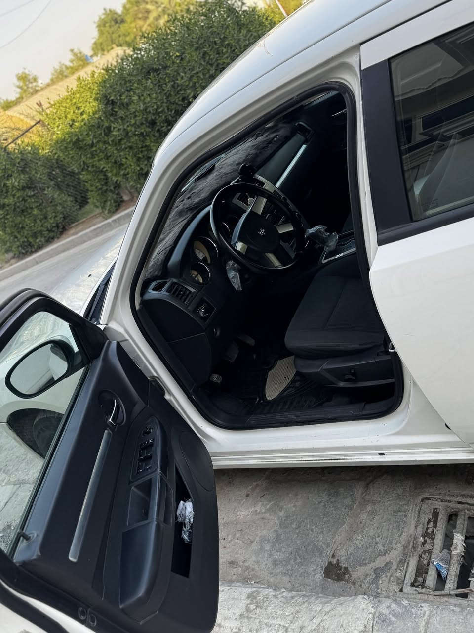 السلام عليكم
جارجر ٢٠١٠ رقم اربيل جديد هزه وسنوية بسمي مكينه ٣٥٠٠ سياره بدون ارباك ولا تبديل فقط صبغ والسونار مرفق حداديه قبل سبوع امامي خلفي وتخم تاير جديد ما ناقصها شي جاهزه من كل النواحي السعر ١١٠$ وبيها مجال بسيط مكان السياره بغداد المشتل حي  المعلمين ***********
