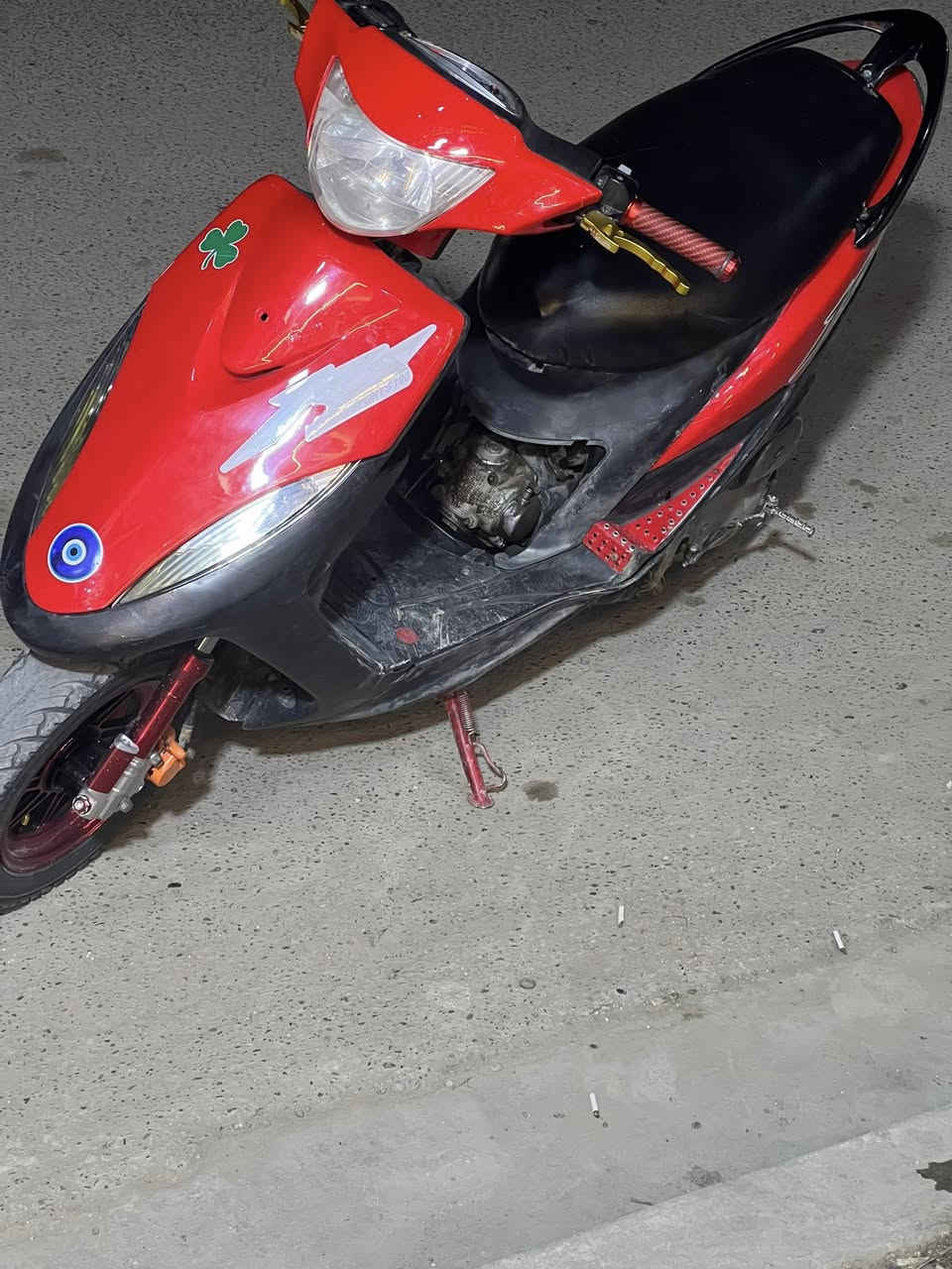 ماكس عدله ١٢٠ للبيع دراجه حلوه يرادلها شويه ترتيب مكانيك مكينته. خشنه شويه ٤٩ بلاديه صدر امامي تخم جديد عوزها بس ملف بس الدراجه شغاله سلف رياضي  تشتغل سلف وهندر سعره ٤٢٥ وبيه مجال  ***********
