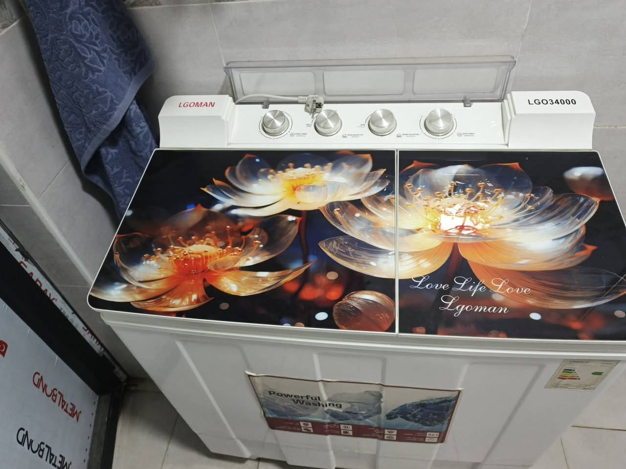 بيت كامل. نضيف. لا بيع لا اسباب سافر. الي كامل جديد غساله  ٢ فراش 1200  اصلي ايراني.  جديد لسا. بكيس . شاشه    جرتين غاز تخات  براد عدد ٢ شررط شغال  ٤ انسفانج تغط  جديد  الي بدو يتوصل ع رقم. *********** موجود بحركه عند بنك بحركه
