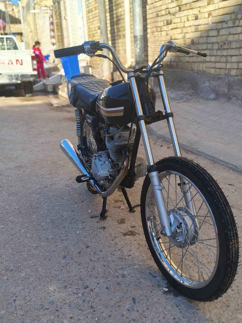 سلام عليكم دراجه للبيع حربي مكينه مال إيران نمس بدون الدراجه كله جديد وياله جدد صدر جديد دبلات وره جدد تواير جدد كله جديد ذبيتهه المكينه مفتوحه بس ولفات واذ مراوس بماكس منغولي او عدله  حربي بلاد ايشي اهمشي النضافه واذ بيع سعرها ب450 وبيهه مجال قليل مكاني صحففين فلكه القاضي 
رقمي ***********
