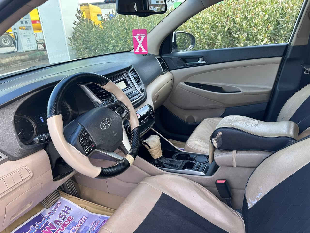 للبيع توسان 2018 نظيفة جدا السياره خليجي مكفوله كفاله عامه من الضرر والصبغ على ايدي 
المواصفات: تحكم جهتين تبريد قطعتين
الموديل: 2018
المسافة المقطوعة:99 الف كيلومتر
الرقم: رقم بابل بسمي تحويل مباشر 
اضافة كامرة حوادث وشاشة كار بلي اضافيه
الموقع:بابل حله مركز المدينه 
الحالة: السيارة نظيفة جدا استخدام داخل منطقة فقط.
السعر 195 وبيه مجال 
للاستفسار ***********
