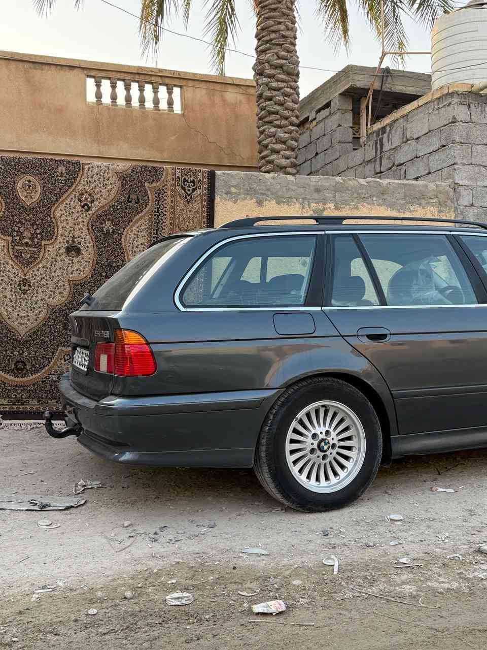 سلام عليكم بي ام صقر موديل 2001 رقم سليمانيه باسمي تحويل مباشر سياره بلاديه لاضربه ولا صبغ تبريد ثلج فتحه سقف  كهربائيات جطل واحد ماكو كله بلاد جنطه شفط هوك خلي بك لايت وياها احتياط من الشركه  سعره 98 مكاني بغداد للاستفسار ***********
