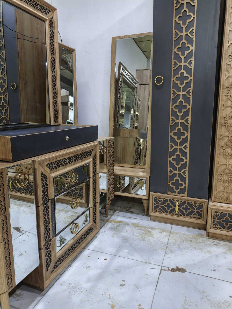 غرف نوم تركي مستخدم نضافه فوول بيع او مراوس وبأسعار مناسبه للاستفسار اللتصال على  الرقم التالي ***********/او واتساب
