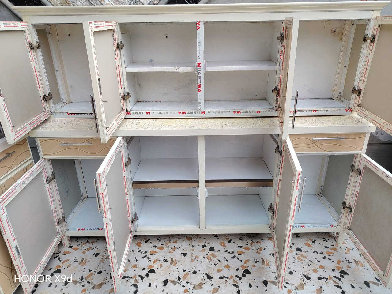 كاونتر مترين 3 قطع مابي اي عيب السعر 225 وبي مجال ***********
