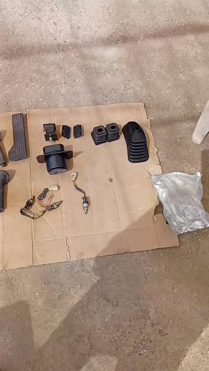 كماليات كنتر بزون ادوات احتياطيه كنتر العنوان ذي قار الرفاعي الشارع العام الاتصال  ***********/***********
