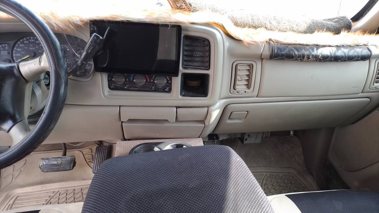 سياره شفر موديل 2002 رقم بغداد اجره جاهزه من كل شي بدون نقص.  سعر.  63.  *** تلفون *********** البصرة, العراق
