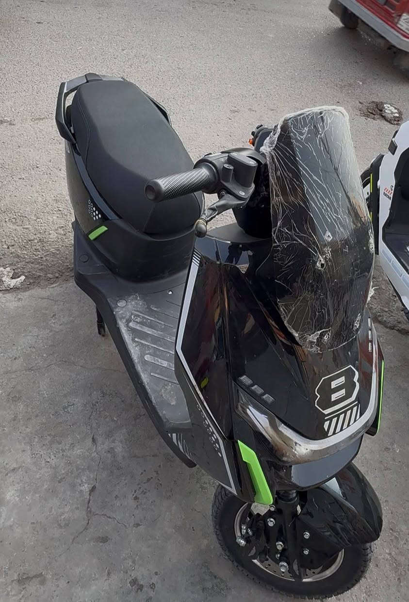 شحن شركة mtr مشحونه مره واحده فقط قبل ٤ ايام من اخذتها ضمان ٦اشهر ع بطاريه وسنه على الملف والعقل دراجه رهيبه لجديده بمليون و٣٠٠الف رايدها بمليون قفل***********عنواني بغداد
