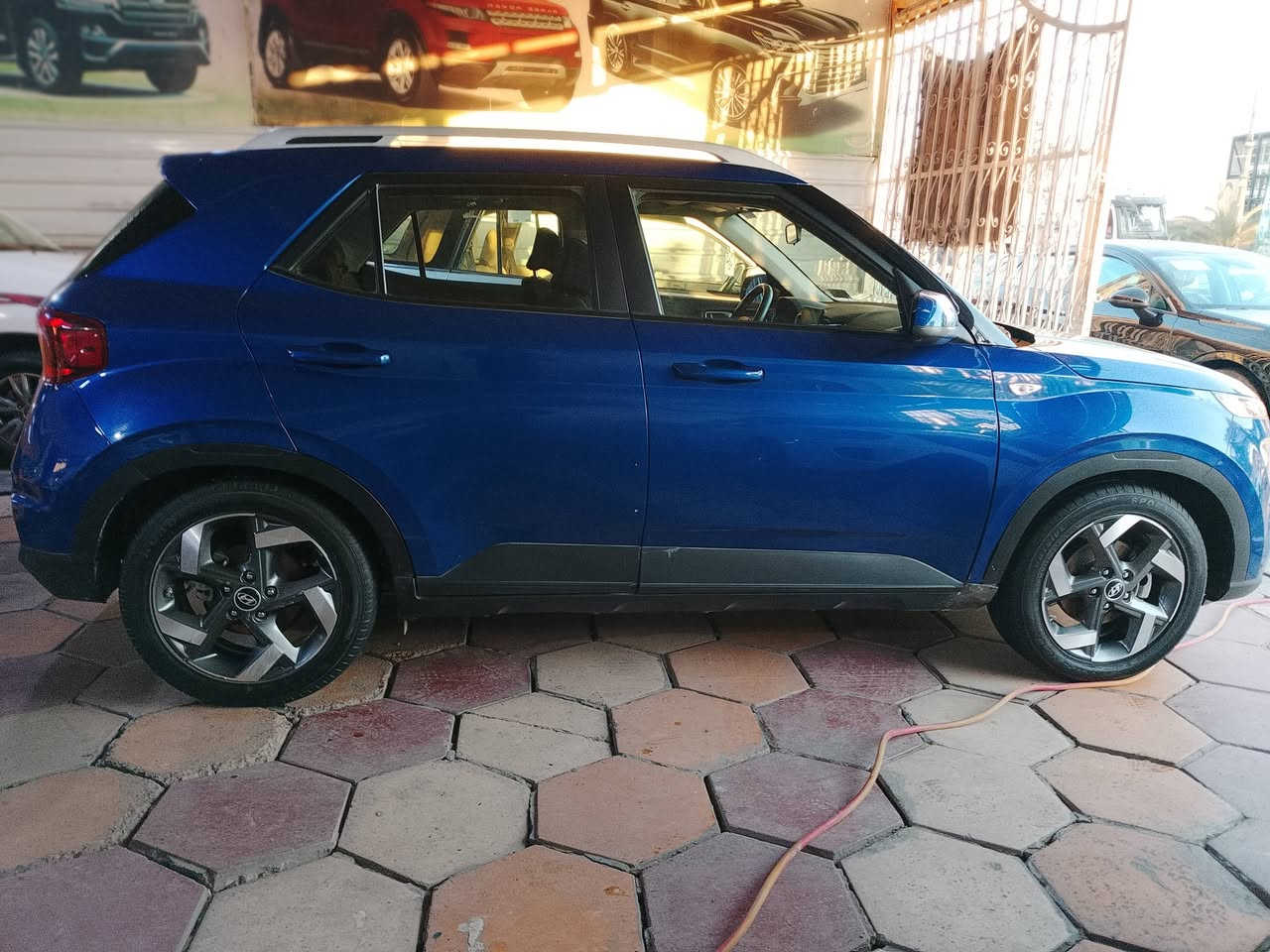 السلام عليكم 
هونداي فينيو موديل 22 ورد مريكي الحادث موجود بل منشور. ماشيه سياره 41 رقم بغداد نكليزي سنويا جديد تحويل ثاني يوم..  كير محرك تبريد مكينه كفاله عامه 
تخم تاير شواصي مكفولات بلادي 
دوخل نظيفه سياره حلو معنا الكمله بل عافيه 
نص فول سياره 
محرك 1600 دوش 
سعار سياره 132بي مجال حك جيتك العمله 
العنوان بغداد الحبيبيه نتصل تدلل 
***********
