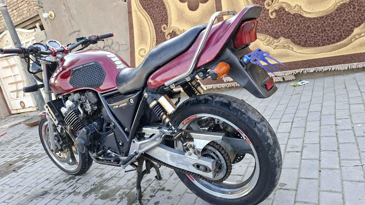 سلام عليكم/سيبي فور 400جيل اول 16ولف كفاله مكينه وكير ومابيه كل نقص صالنصه كاتم ستيرن رياضي سبايدر لايت زنون اوراق كامله السعر 13ونص وبيه مجال مكاني بغداد والشراي يتصل ***********
