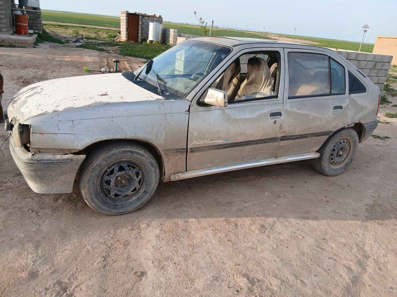 اوبل كاديت حجم ١٦ للبيع او مراوس 
سياره حبل بدون ارقام 
***********

