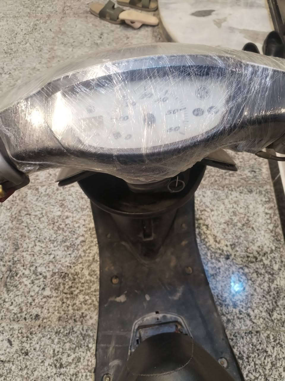 عصفوريه شغاله 
***********
السعر 250
العنوان بغداد
