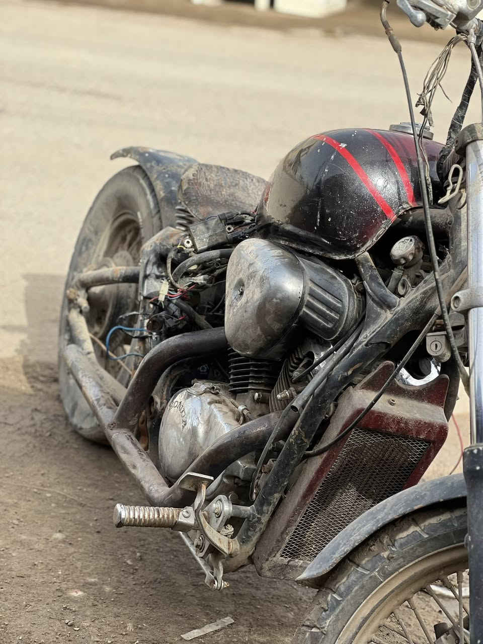 إسلام عليكم عندي دراجه هارلي لل بيع تشتغل نكره بس تخربط ما اعرف شنو السبب كفراتها كلها موجوده لل استفسار اكثر اتصل *********** وبي واتساب
