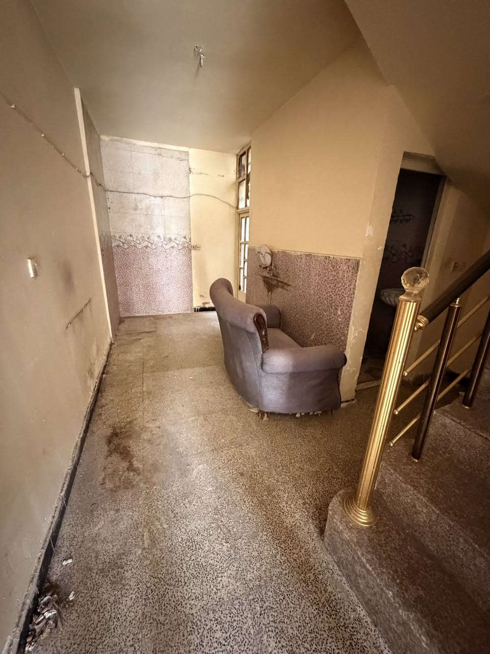 للايجار في السيدية لدى مكتب الاعتماد الهندسي للعقار
—————————-
للايجار بيت طابقين يحتوي على 

غرفتين نوم 

وصالة 
مطبخ 
خدمات 
————————
سعر.600
———————
للاستفسار:***********📞
