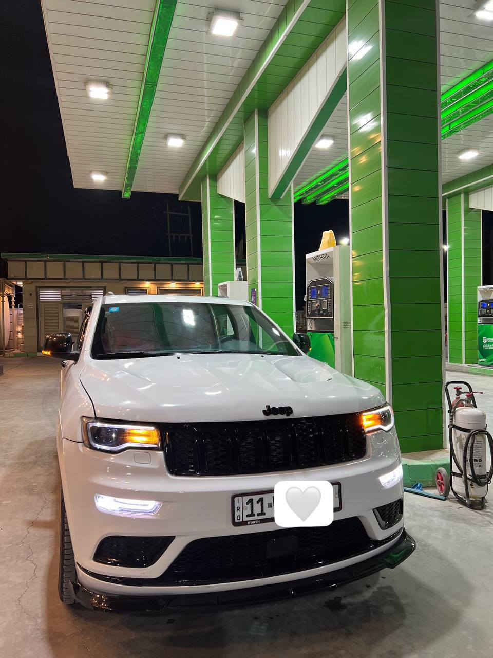 جيب لمتدX فول مواصفات رقم بغداد الجديد سنويه ل2029  تريد تحويل تريد وكاله حاظر
19////22 
ماشية 76 م. حلوة ونضيفة. ونصبه السيارة ممتعوبة داخل جديد +دوشمه تفصال لون احمر فوك البلاد 
 ( وارد امريكي حادثه حلو  فقط خشم البنيد ومصبوغ وجاملغ صبغ فقط بدون دواخل  يعني قطعتين صور الحادث بالمنشور )
المحرك : 5.700  V8 
عليه طابوكه من العام 
* المواصفات.........
*المقاعد  الجلد داخل اسود + دوشمه فوك البلاد تفصال لون احمر 
* المقاعد الأمامية كهربائية .
* ذاكرة لحفظ وضعيات الجلوس . 
* المقاعد الأمامية مع تدفئة . 
* صف المقاعد الخلفية مع تدفئة . 
* ويل قياس 20 .
*هيتر بل مري 
* تدفئة ستيرن . 
* فتحتين سقف 
* شاشه 8.4 انج .كبيره
* نظام الملاحة (GPS) . 
* نظام خاص للطرق الوعرة 4*4 تحكم كامل . 
* مصابيح امامية زنون . 
* المصابيح الأمامية مع LED لايت . 
* كشافات الضباب زنون . 
* تشغيل عن بعد .
* صندوق كهربائي .
*  حساسات خلفية .
* كاميرا خلفية . .
* مرايا بخاصية التعتيم الذاتي . 
* بلوتوث تلفون . 
* محدد سرعة . 
* نظام تشغيل واطفاء اوتماتيكي للمحرك للتوفير من صرف الوقود .
*نضام ايكو اقتصاد
* اناره داخليه  متغير ع البرنامج 
* شاشاة خلفيه تجوه شادله 12 انج
*شادله كزوز HT ريمونت يعني صوت مرعب وصوته حلو كلش + دبابه البلاد موجوده حجر البيئه موجود.. التعجبه السياره بي خير ويدلل هذا رقم يتصل *********** واتساب بي 
واسف ع الاطاله 🤍
