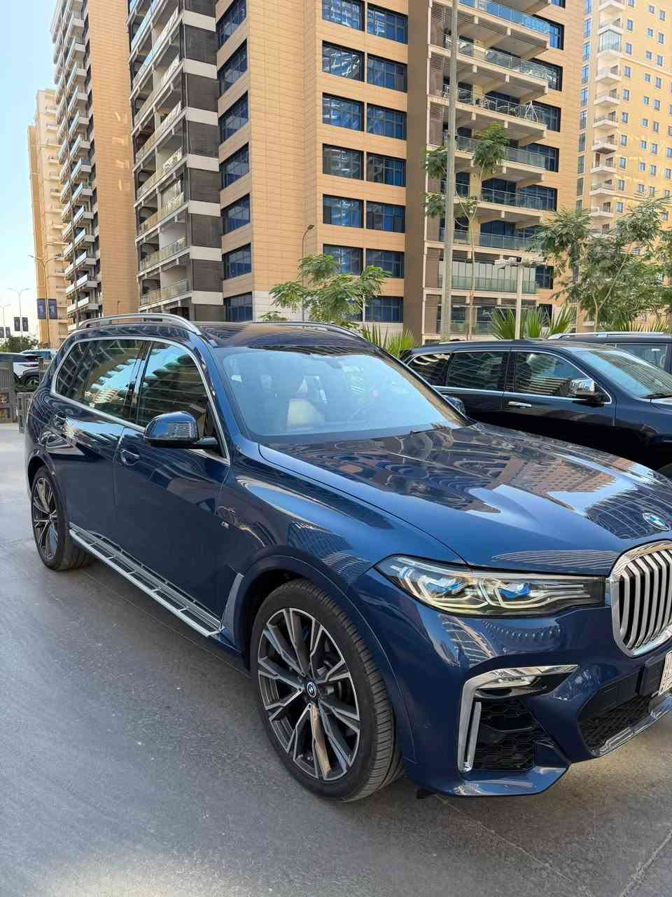 BMW X7 2020 M ( وكاله عروش ) 
فول مواصفات جكات + أبواب شفط 
بانوراما داتا شو 5 كامرات ويل 21 كراسي مساج وتدفئة وتبريد + بردات كهرباء 
السياره مكفوله بدون حادث بدون بارد كير مكينه مكفولات 
السياره جديده جدا بدون اي ملاحظات 
رقمها بغداد باسمي عنواني المنصور 
***********
سعر 480 ورقه او مراوس حسب قناعه
