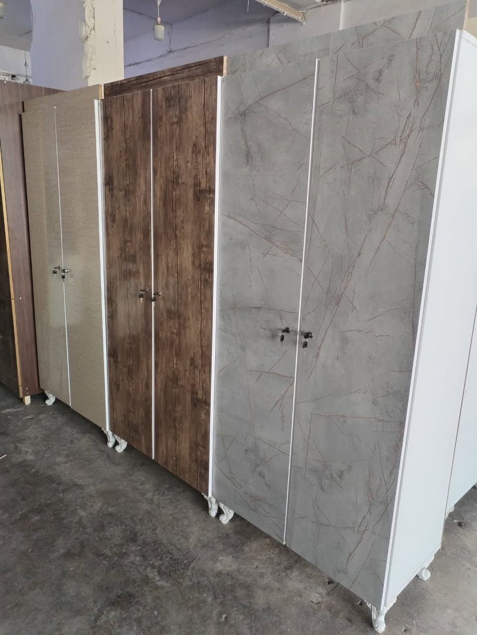 كناتير بابين تبدأ الأسعار من 100 حجز خاص￼ أو زيارة المعمل في كركوك نعمل جميع الموديلات حسب طلب الزبون ونعمل أيضا بالمتر متوفر جميع أنواع الخشب ￼


**إذا كنت صاحب هذا الإعلان وتريد حذفه لأي سبب، رجاءا أرسل رسالة إلى الدعم الفني**