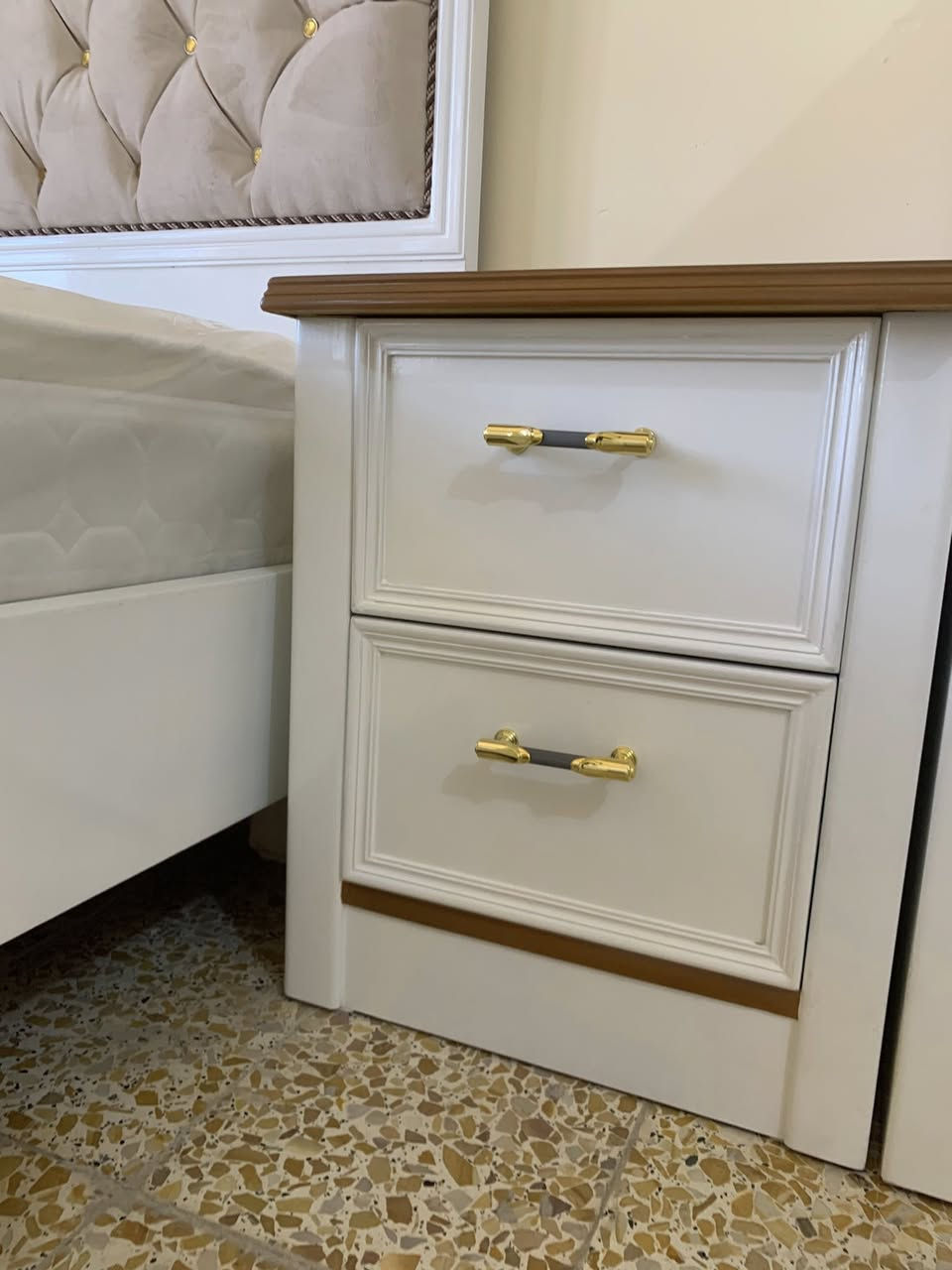 #مودرن

#معرض الورود💐
موديل فيروز🍂🧭
موديل من ضم التصاميم التركيه بعمل ايادي عراقيه 🇮🇶عالية الجوده شغل الوجه ١٢ملم🤏 الداخل صاج طبيعي الضهر جرجوبه براغي لسهولة الفتح والشد 

السعر :3مليون مع الشد والنقل 🚛🚛مجاني لبابل والمحافظات المجاوره

العنوان🍂
الحله شارع ابو القاسم مجاور ابو القاسم

للأستفسار مراسلة الصفحة 📩
او الاتصال ☎️ ☎️
(*********** )

يتوفر  Viber / 
‏WhatsApp
