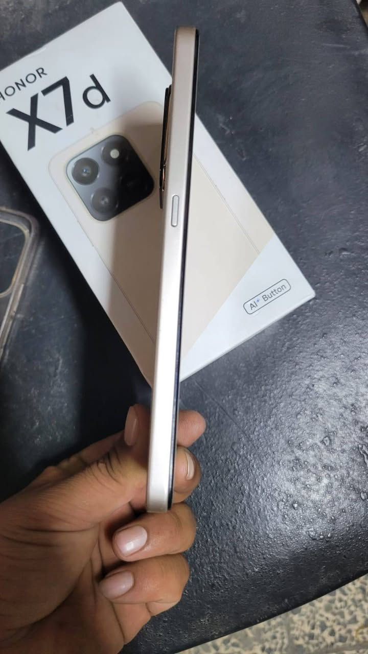 سلام عليكم موبايل نوع هونر X7d ذاكرة 256  جديد هوة والكارتونة كامل  أي نقص ما بي أي نقص السعر ٢٠٠ الف
مكاني بغداد مدينة الصدر الشراي يتصل ***********
