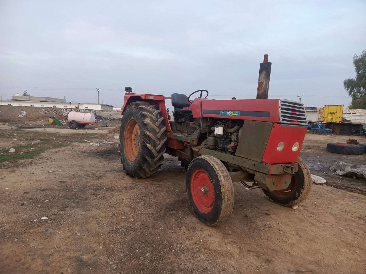 سلام عليكم تركتر اللبيع 80كله بل شرط كير هدروليك محرك لا صرف ولا بخار كهربايات كلة شغالة  العنوان جبارة كفري ***********الشراي يخابر
