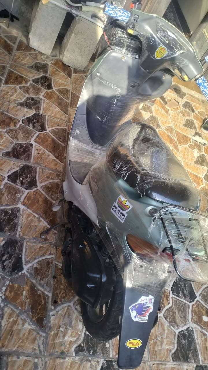 سلام عليكم عندي ياماها بطه للبيع فول مواصفات فول كهربائيات كلها شغاله بس سلف باتري شويه ضعيف مرات يشتغل مرات يكطع سعر خاص أو رقم موبايل 
*********** ويوجد مازنجر وتساب مكان كركوك حي العسكري
