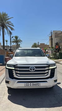 لاند كروز VXR  TWIN TURBO 2023للبيع فول سياره  مكفوله سياره نضيفه بشكل...