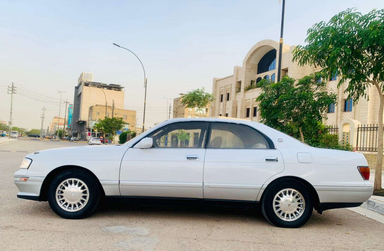 السلام عليكم اخوتي
وينه اللي يدور جديد وجاهز 
للبيع تويوتا كراون بطه منفصل لون لؤلؤي محجل موديل 1994 رقم انبار مشروع وطني تحويل مباشر (بأسمي) سنويه مجدده لل 2030 تحويل وين ميعجبك گير ومكينه 2500 شرط حاويه السياره كفاله عامه من كلشي كص ونقل وعيب وضربه واصوليات وحتى خياس مابيها شرط النظافه السياره جاهزه من دواخل بالكامل حاويه تبريد ثلج منضومه كامله جديده سنتر لوك جام كله شغال شاشه كهربائيات ويل جديد حداديه اسفنج تغليف ارضيه وتنته ادامه جديده مابيها نقص مال جناي وكفاله واحلا من الصور مكان السياره كربلاء السعر  
64 وبيها مجال بسيط للشراي 
للاتصال... ***********
